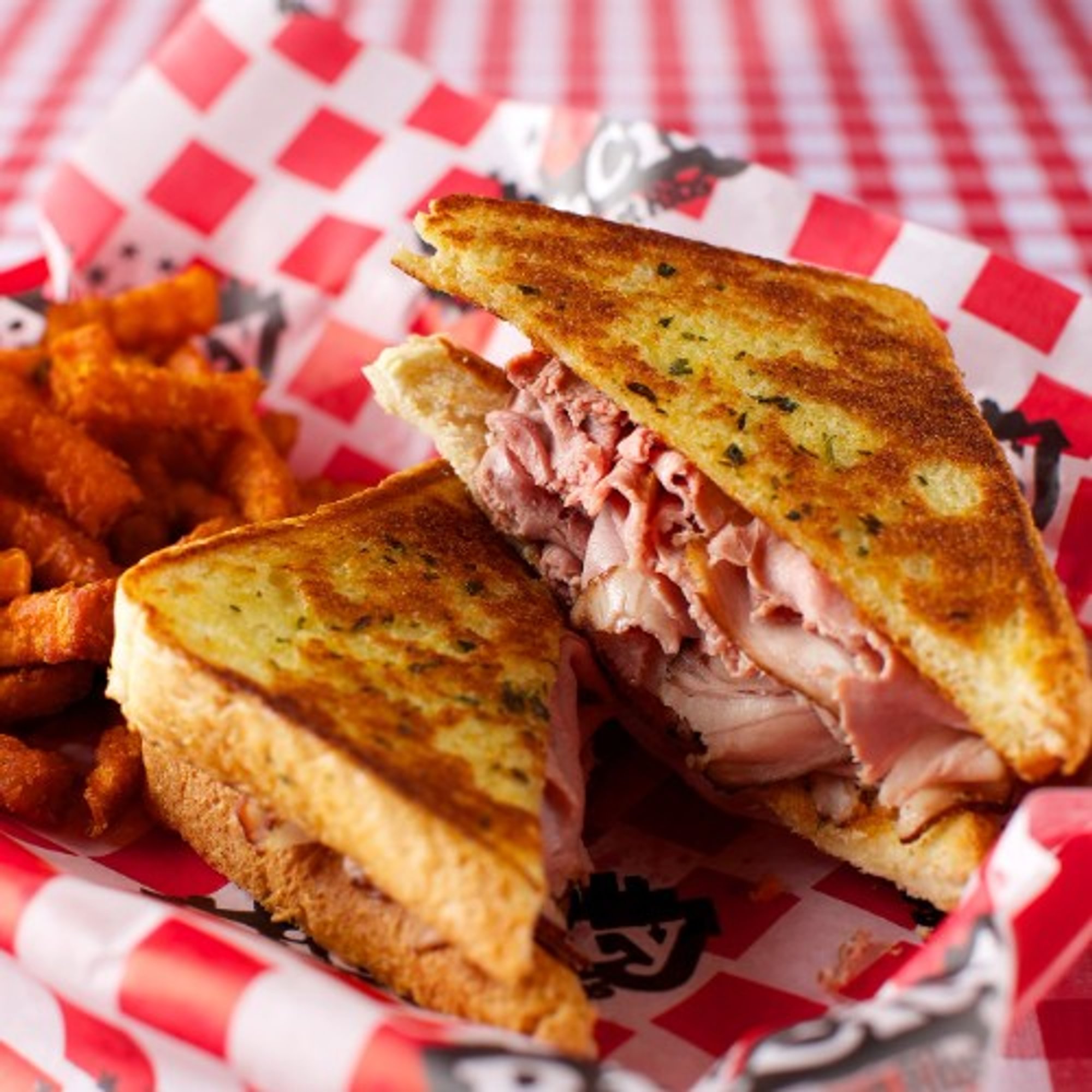 Sliced Smoked Beef Sandwich*