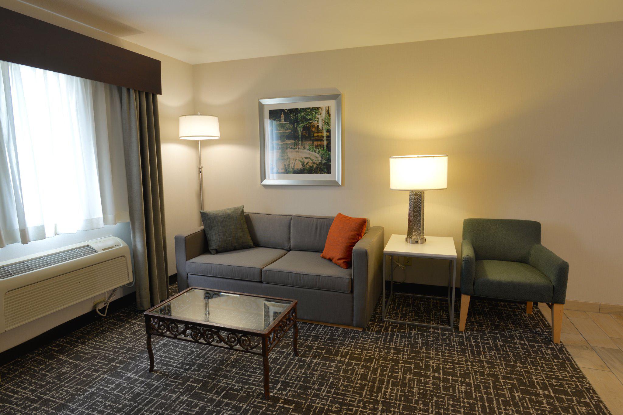 Holiday Inn & Suites Minneapolis - Lakeville Photo