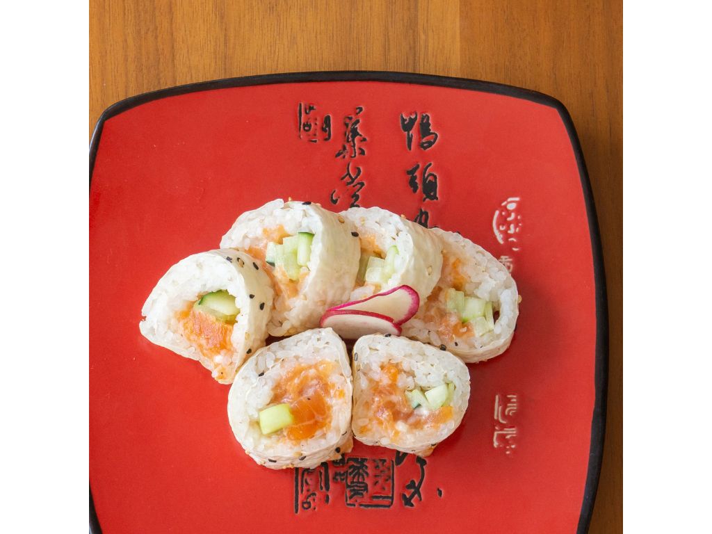 Truffle Salmon Tar-tar Roll