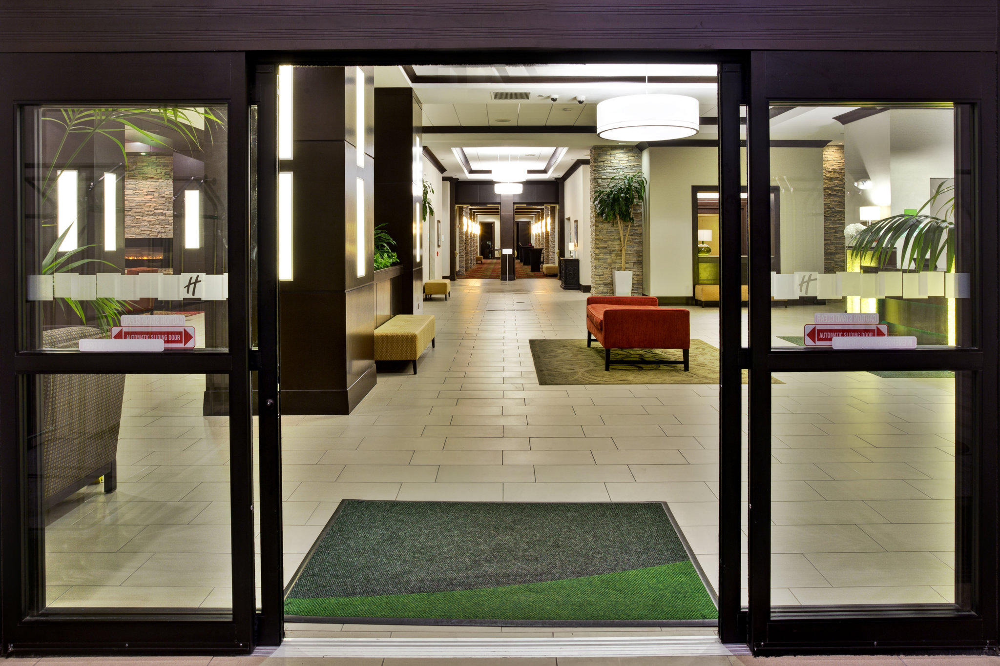 Holiday Inn & Suites Chicago Northwest - Elgin Photo