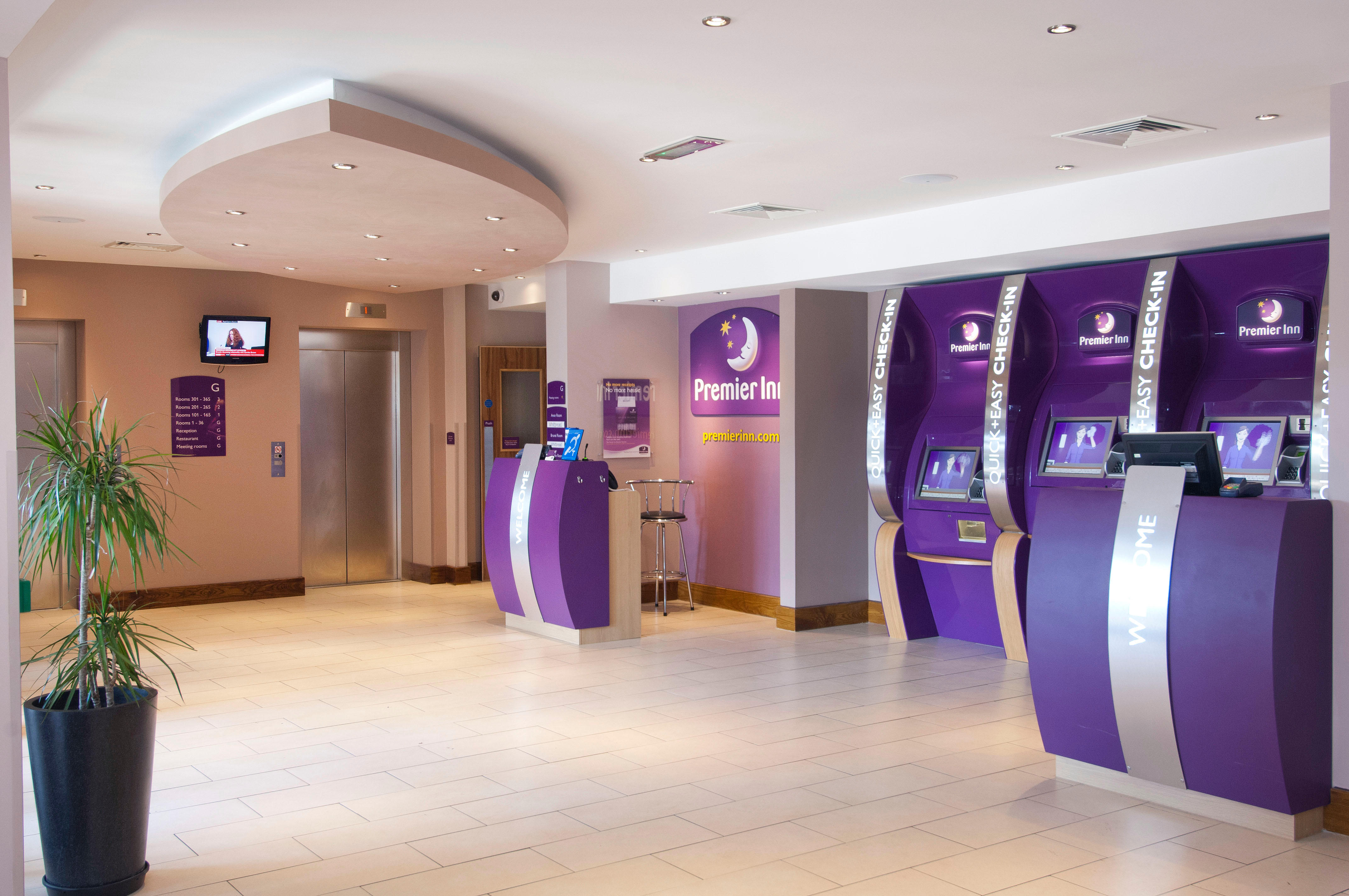 Premier Inn Bristol Cribbs Causeway (M5, J17) Hotel Hotels in Bristol