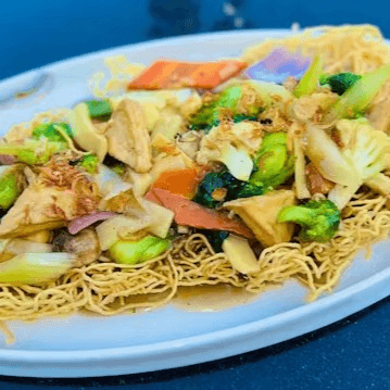 Mì Xào Giòn Chạy - Haystack in the Field (crispy egg noodles)