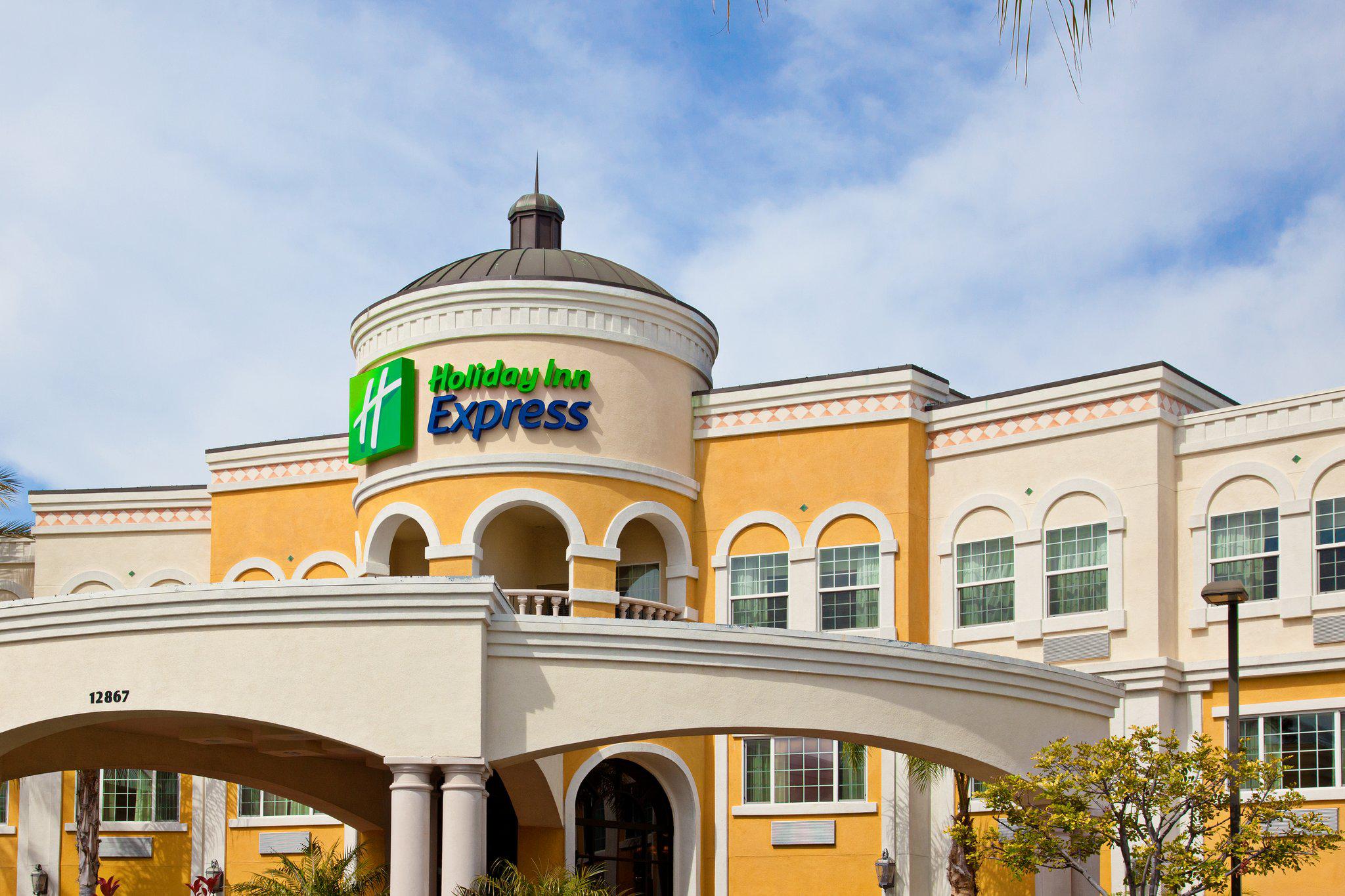 Holiday Inn Express & Suites Garden Grove-Anaheim South Photo