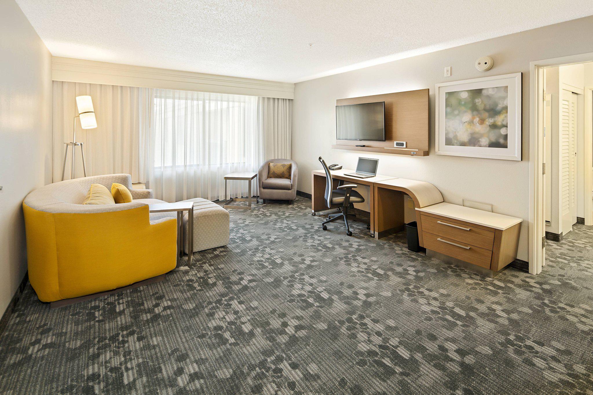 Courtyard by Marriott Bryan College Station Photo