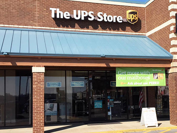 Facade of The UPS Store Hermitage