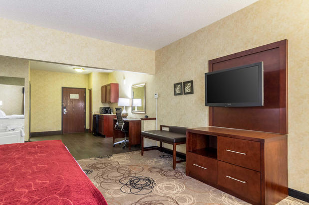 Images Comfort Suites
