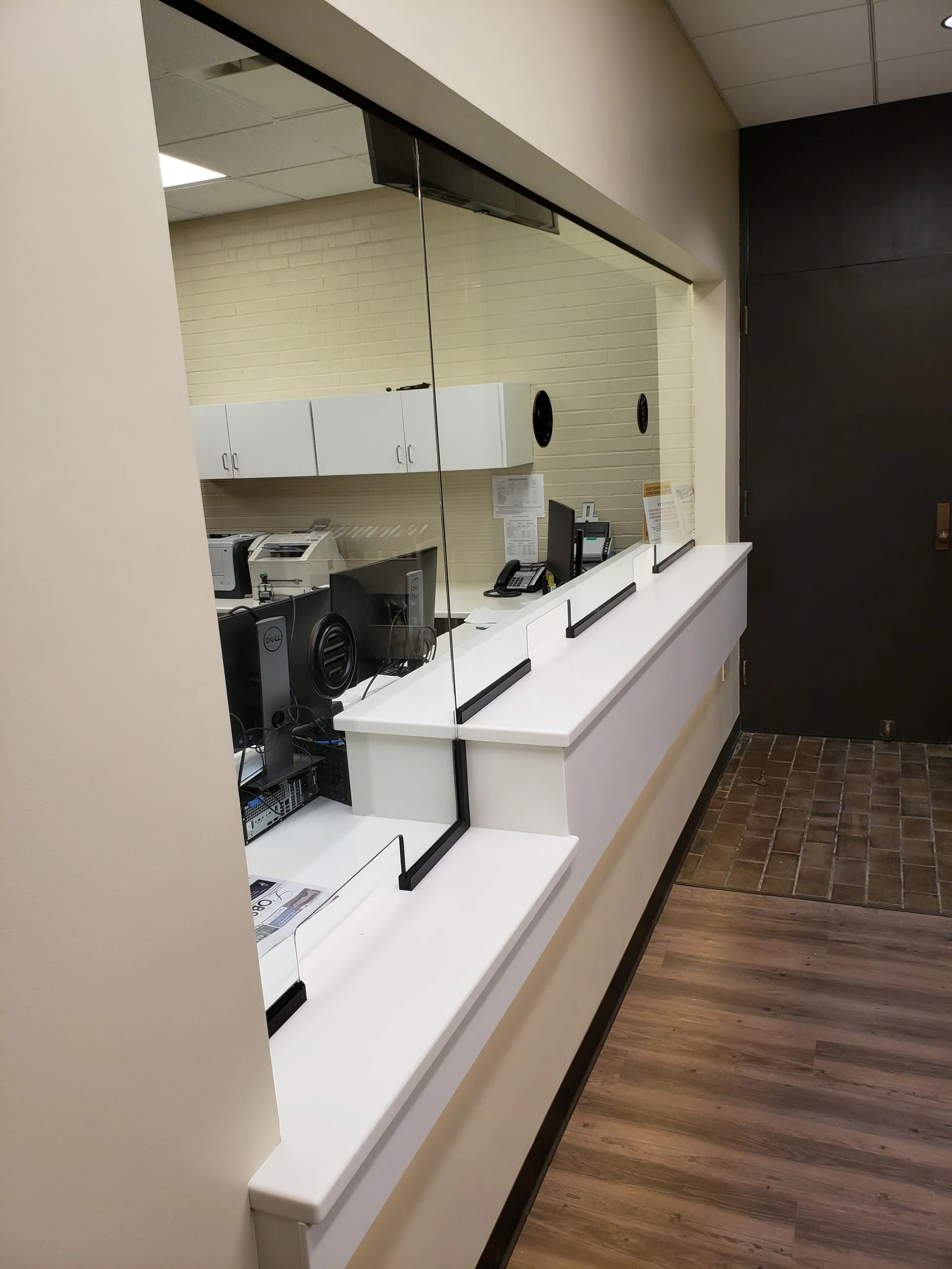 Service Glass Co Of New Orleans Logo