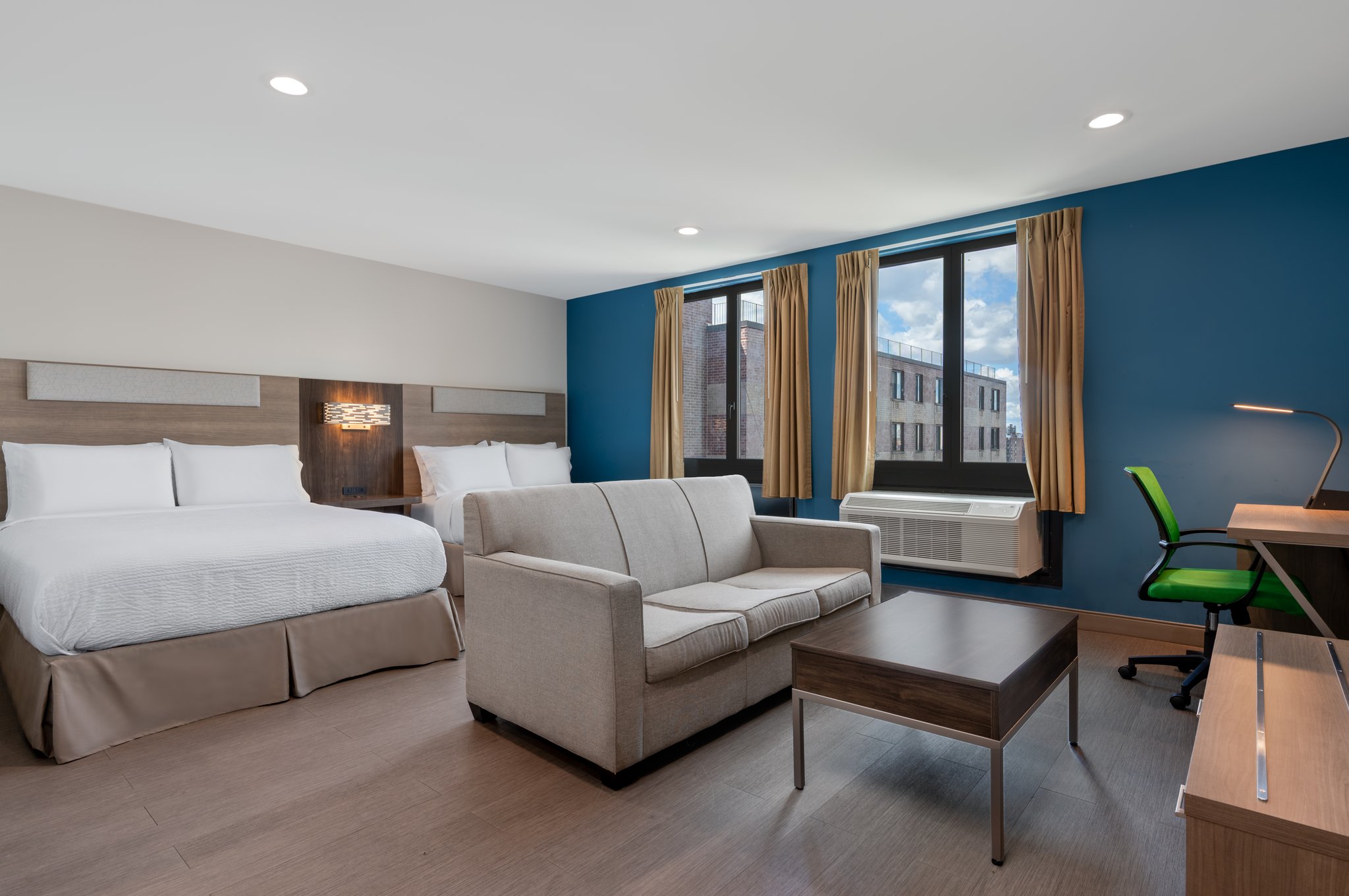 Holiday Inn Express & Suites Bronx - Zoo Area by IHG Image