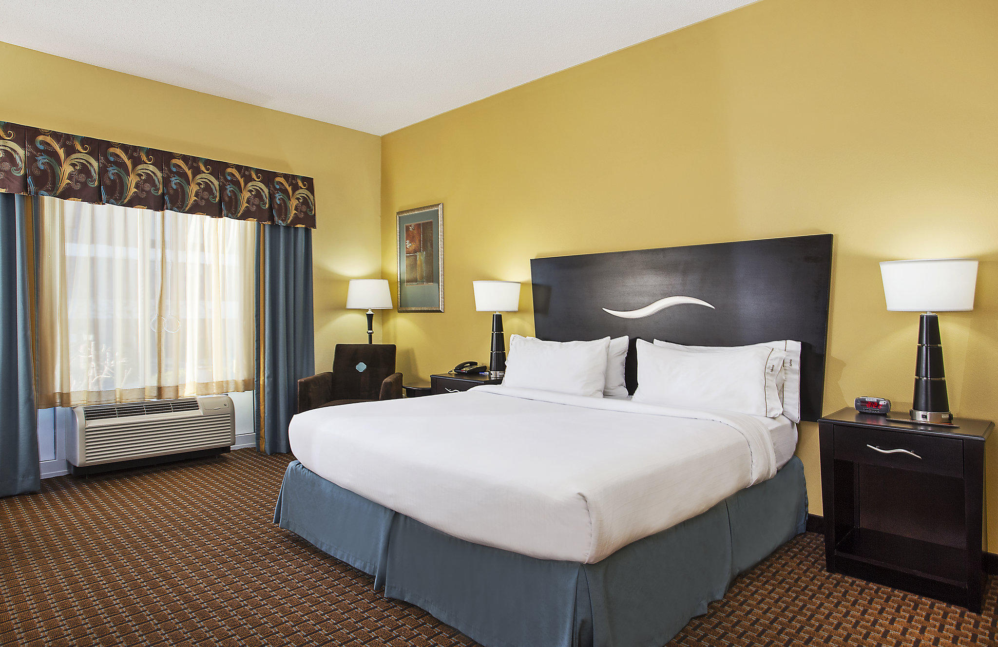 Holiday Inn Express & Suites Somerset Central Photo