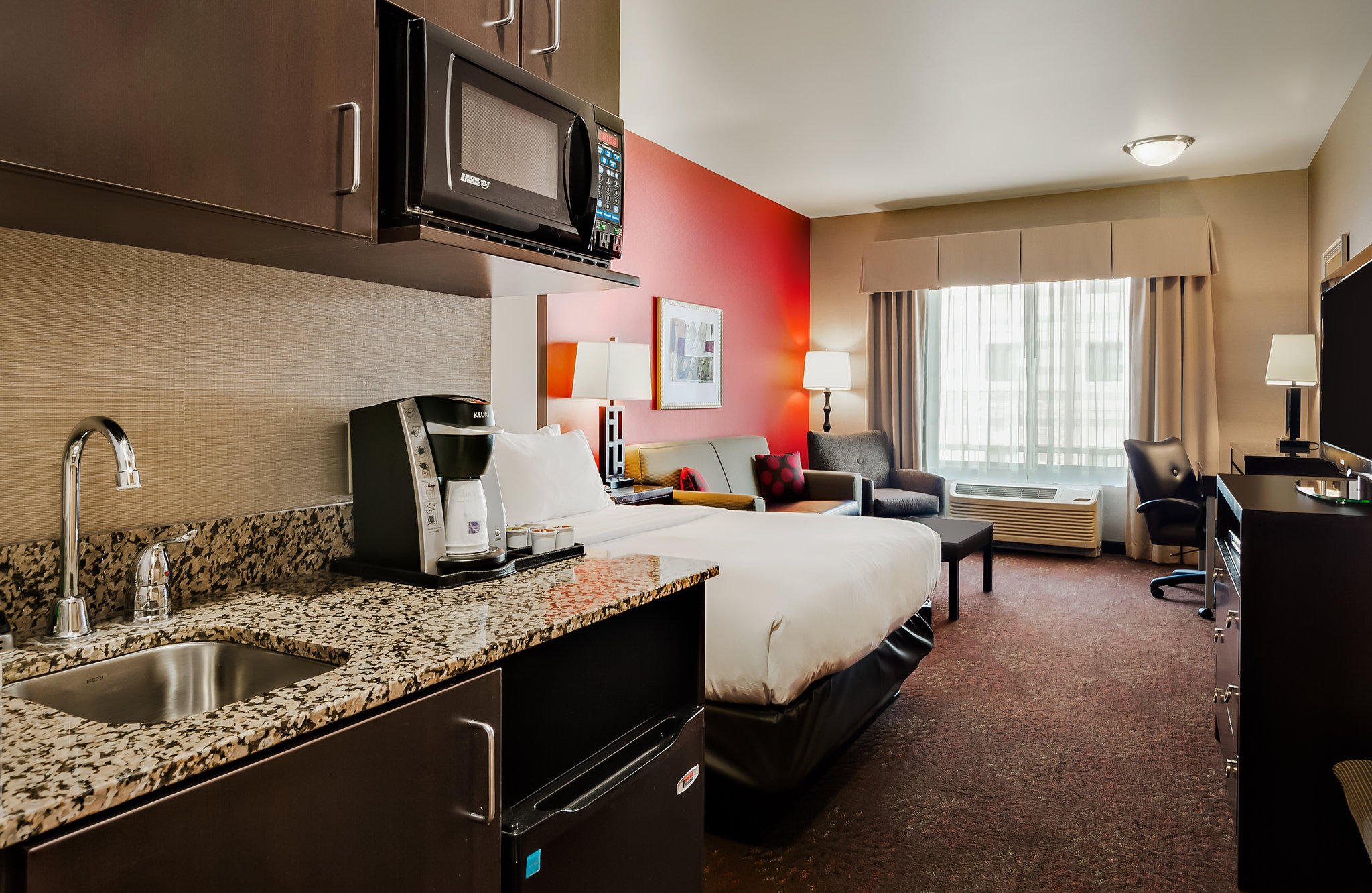 Holiday Inn Express & Suites Missoula Northwest Photo