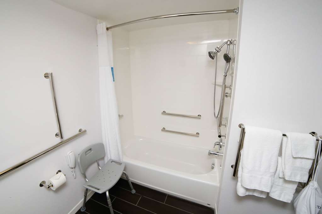 Hampton Inn Franklin Image