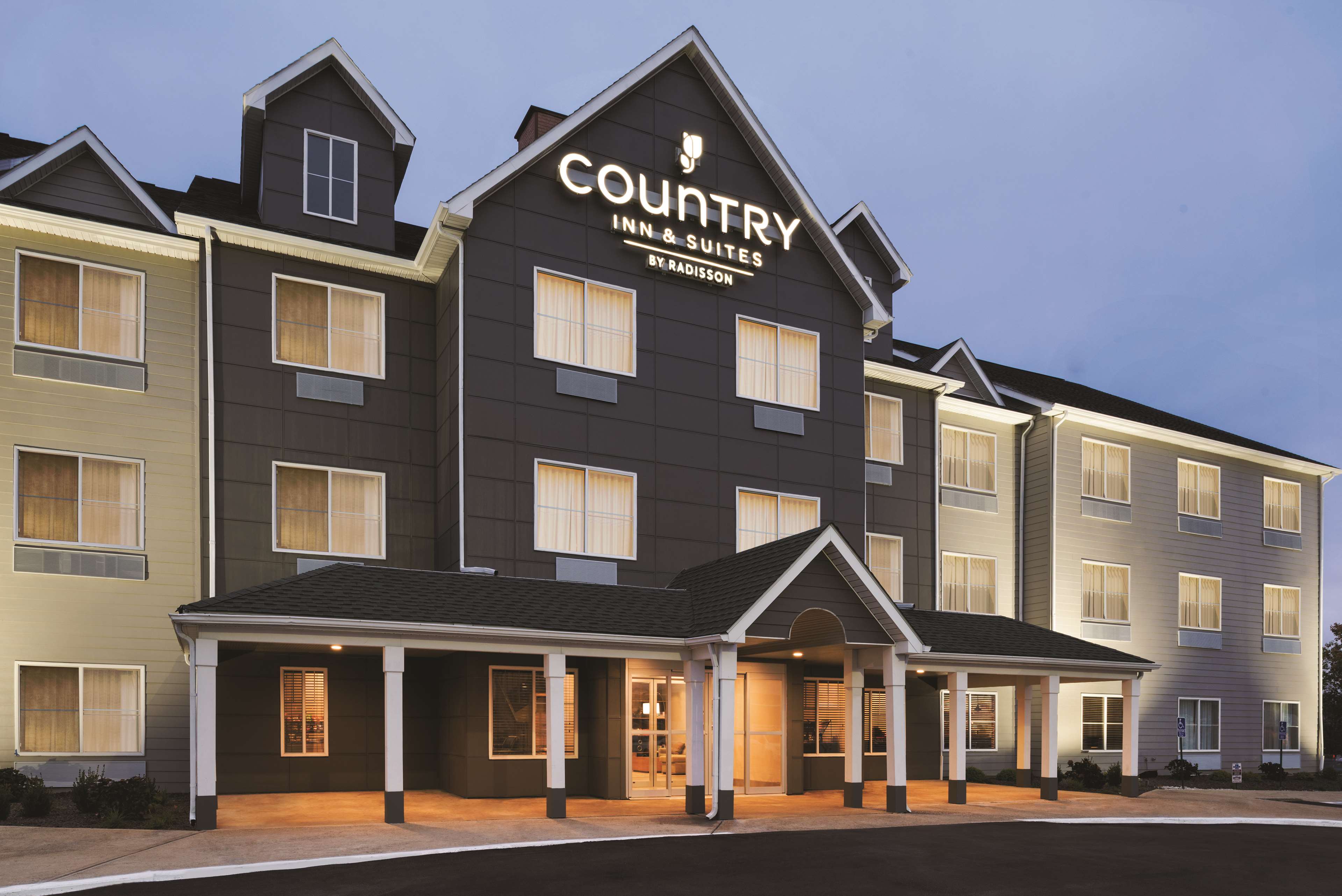 Country Inn & Suites by Radisson, Indianapolis South, IN Photo