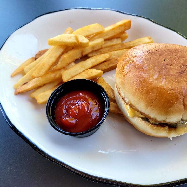 k-4 ( Chicken sandwich w/Fries)