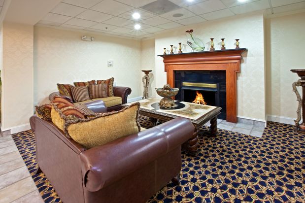 Images Holiday Inn Express & Suites Murray