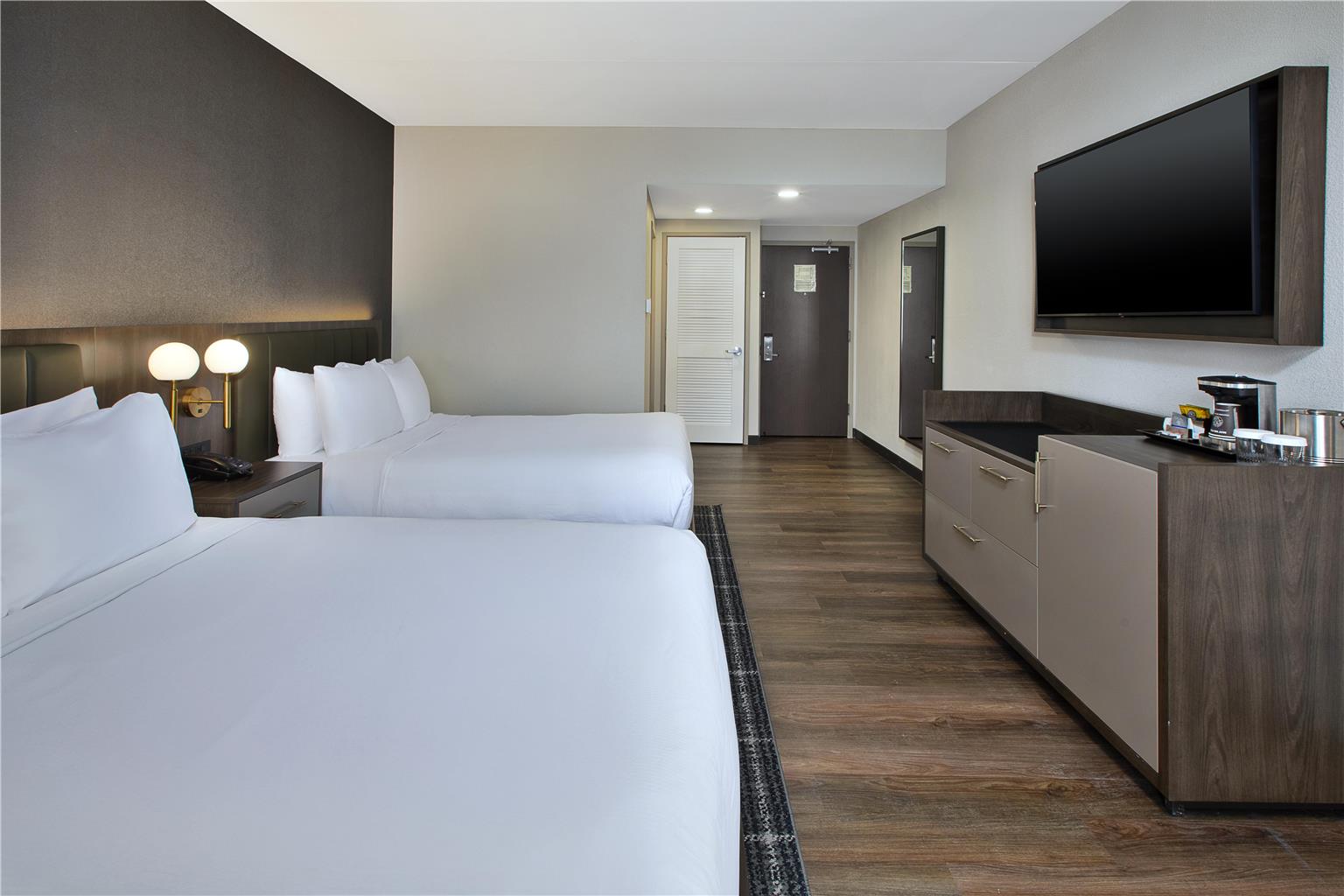 DoubleTree by Hilton Detroit Novi Image