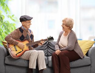 4 Stimulating Hobbies for Seniors