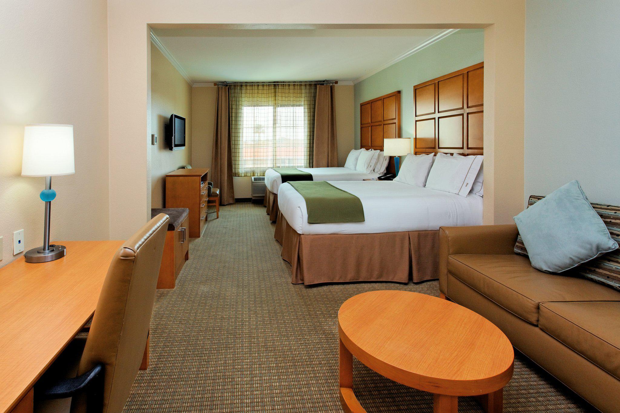 Holiday Inn Express & Suites Santa Clara - Silicon Valley Photo