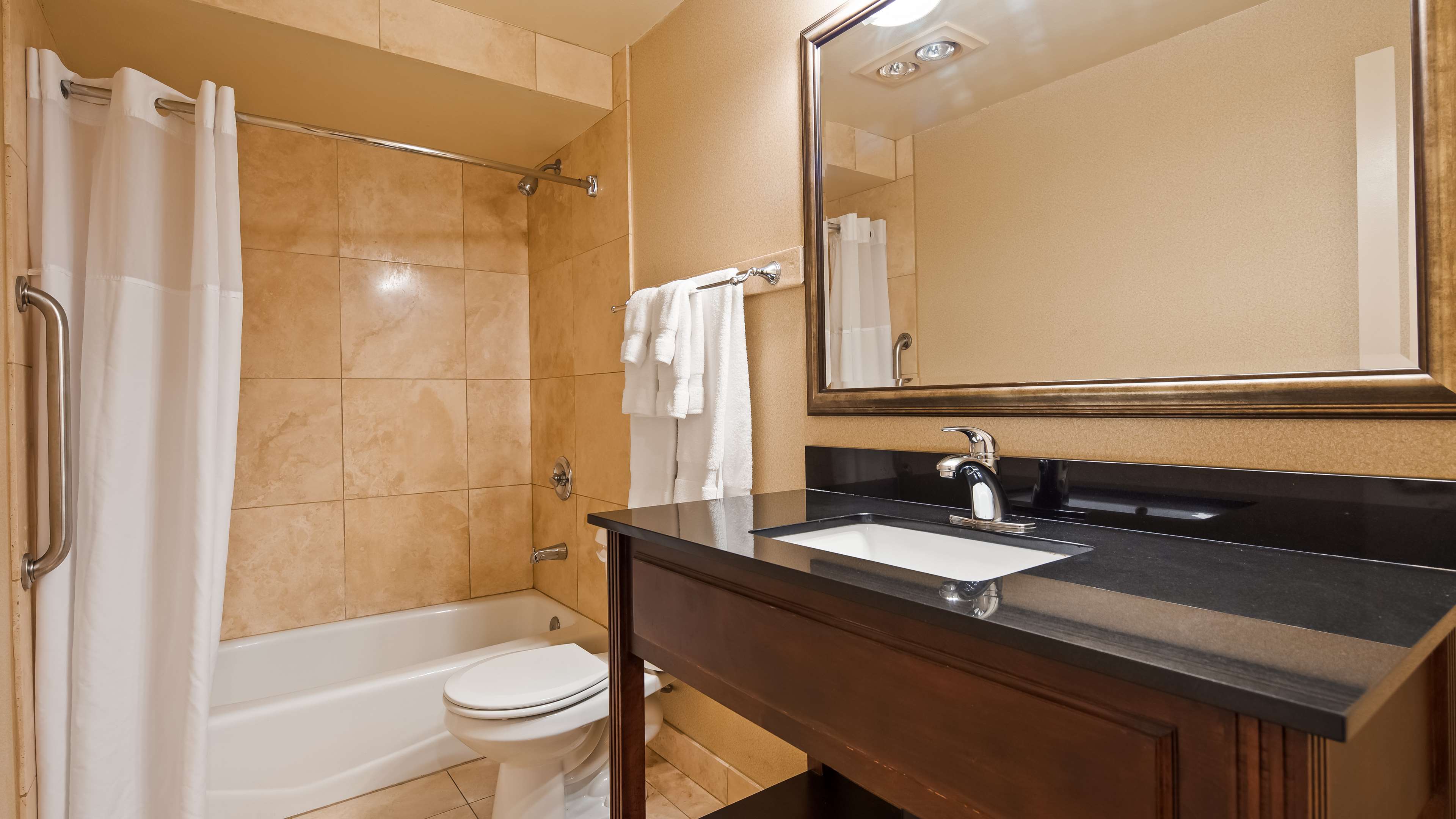 Best Western Heritage Inn Photo