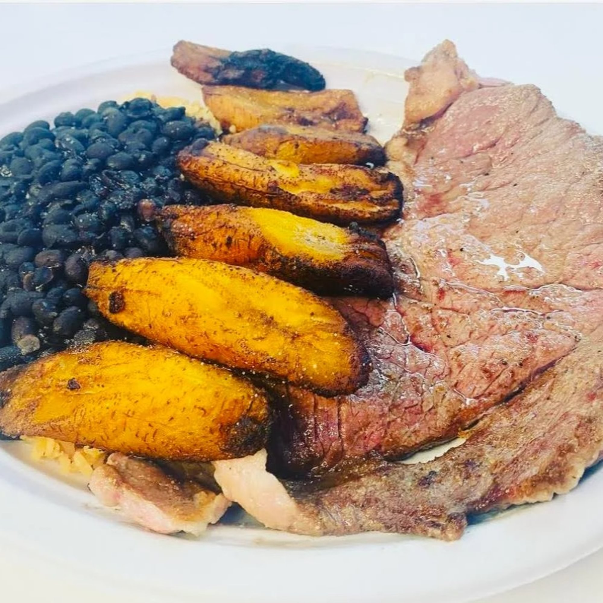 Carne Asada Con Tostones (Salted Plantain Crisps)