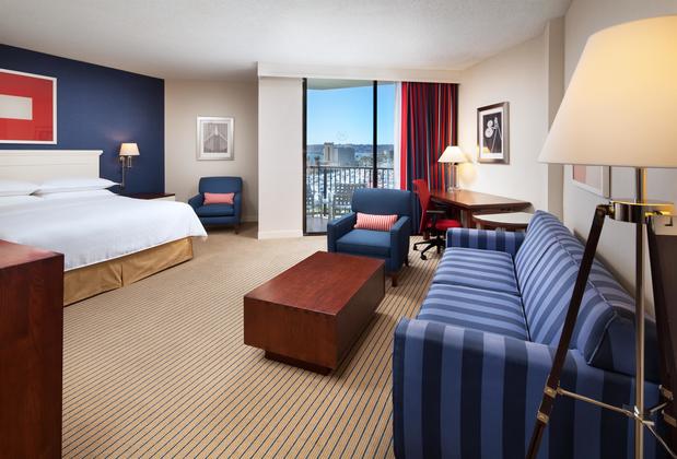 Images Sheraton San Diego Hotel & Marina