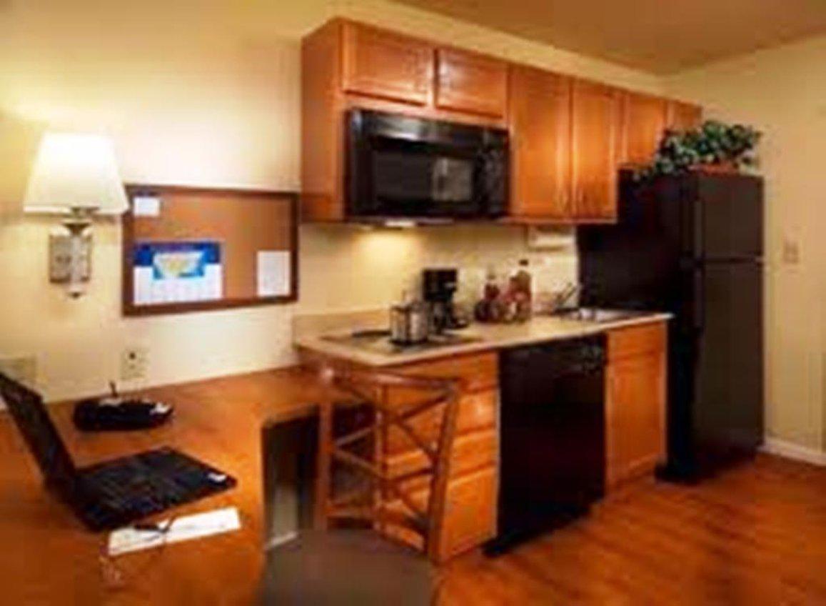 Candlewood Suites Logan Photo