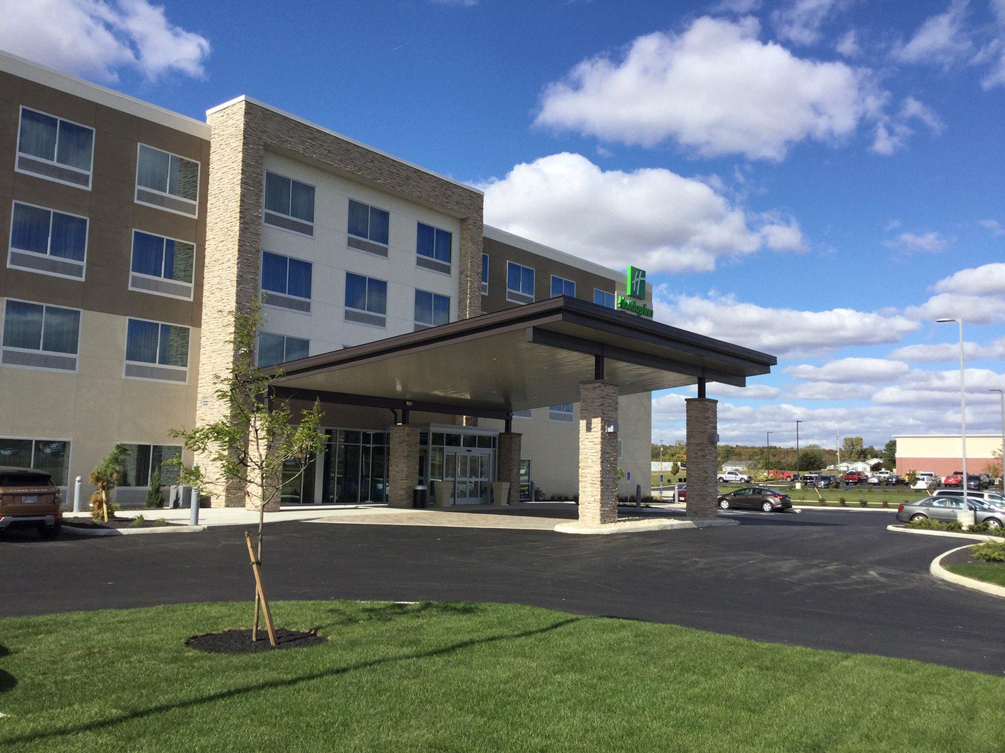 Holiday Inn Express & Suites Troy Photo