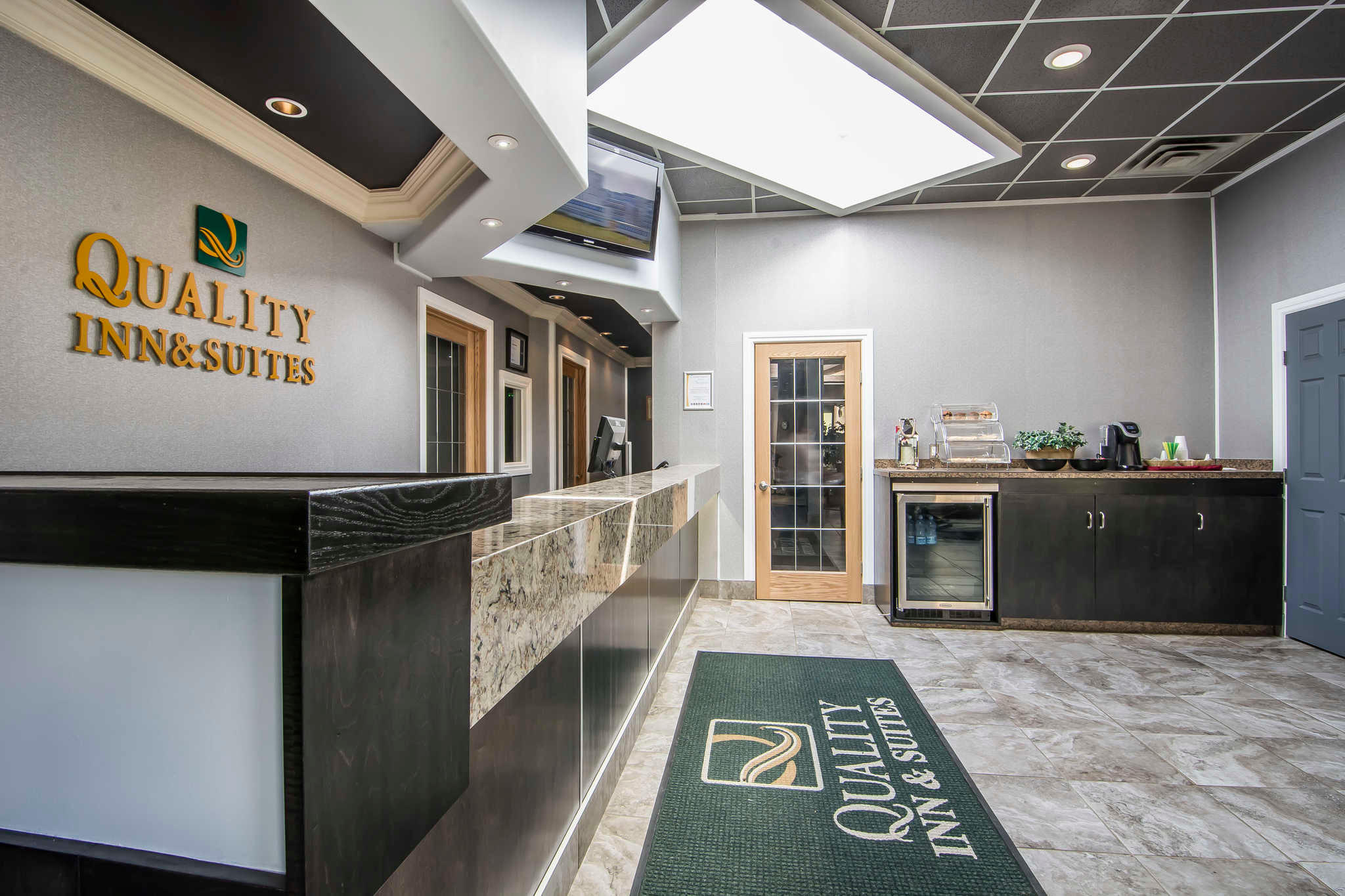 Images Quality Inn & Suites
