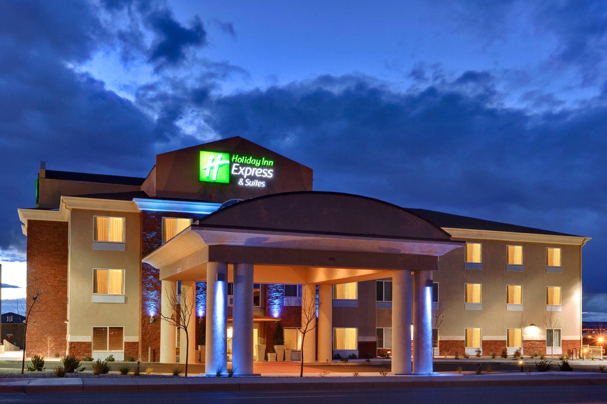 Holiday Inn Express & Suites Albuquerque Airport Photo