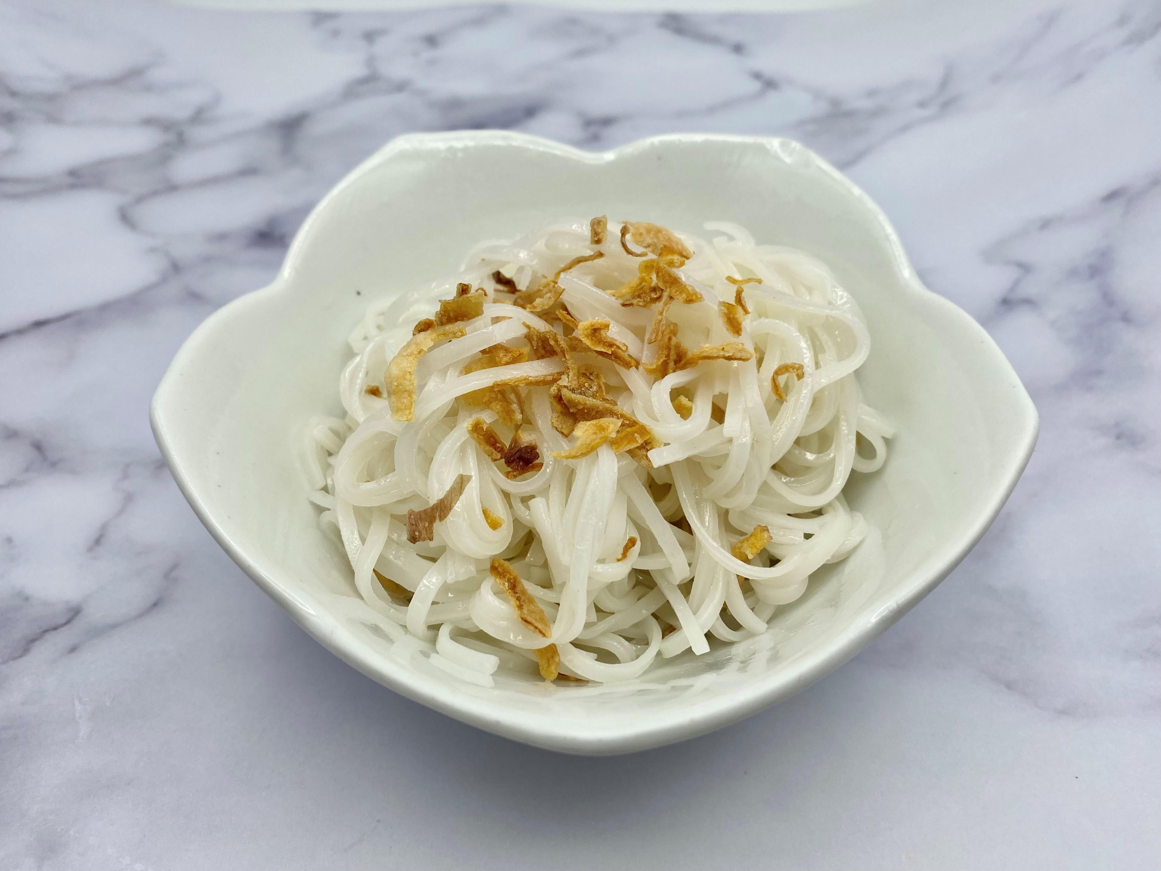 Side Rice Noodles Mixed with Fried Red Onion
