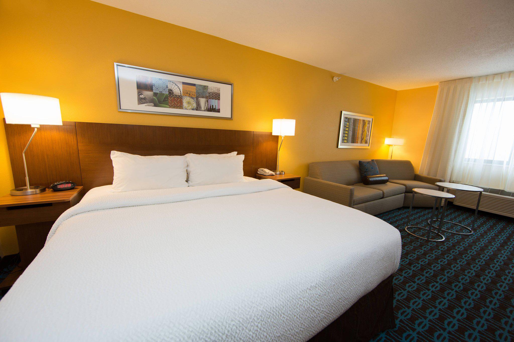 Fairfield Inn & Suites by Marriott Burlington Photo