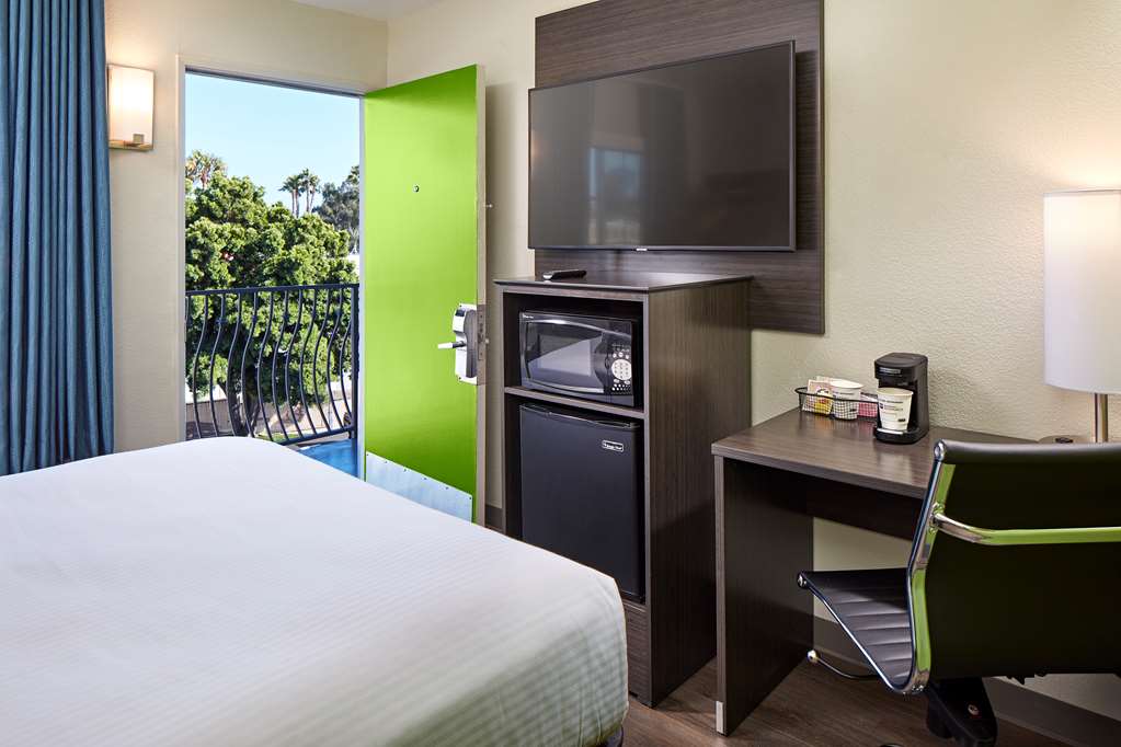 SureStay by Best Western San Diego Pacific Beach Image
