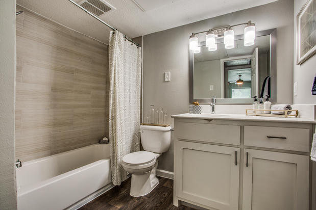 Images Weston Medical Center Apartments