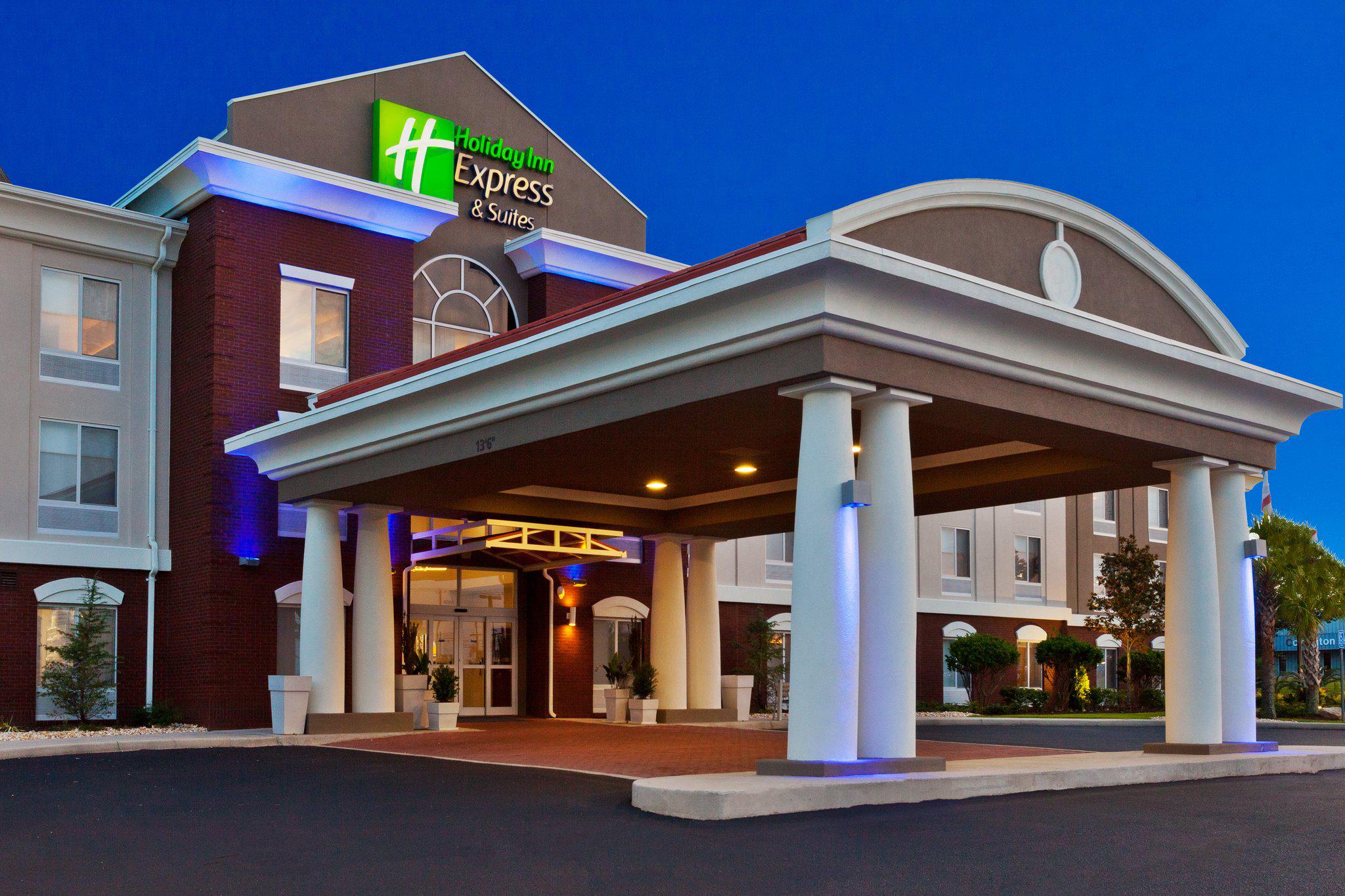 Holiday Inn Express & Suites Dothan North Photo