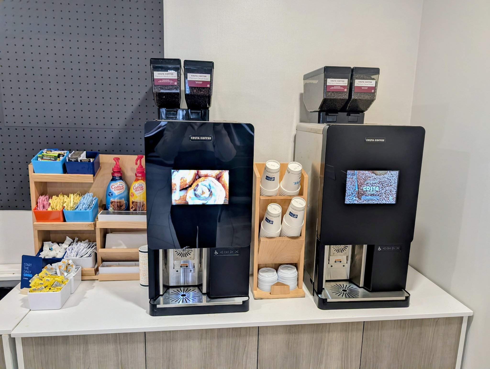 Holiday Inn Express & Suites Detroit-Novi by IHG Image