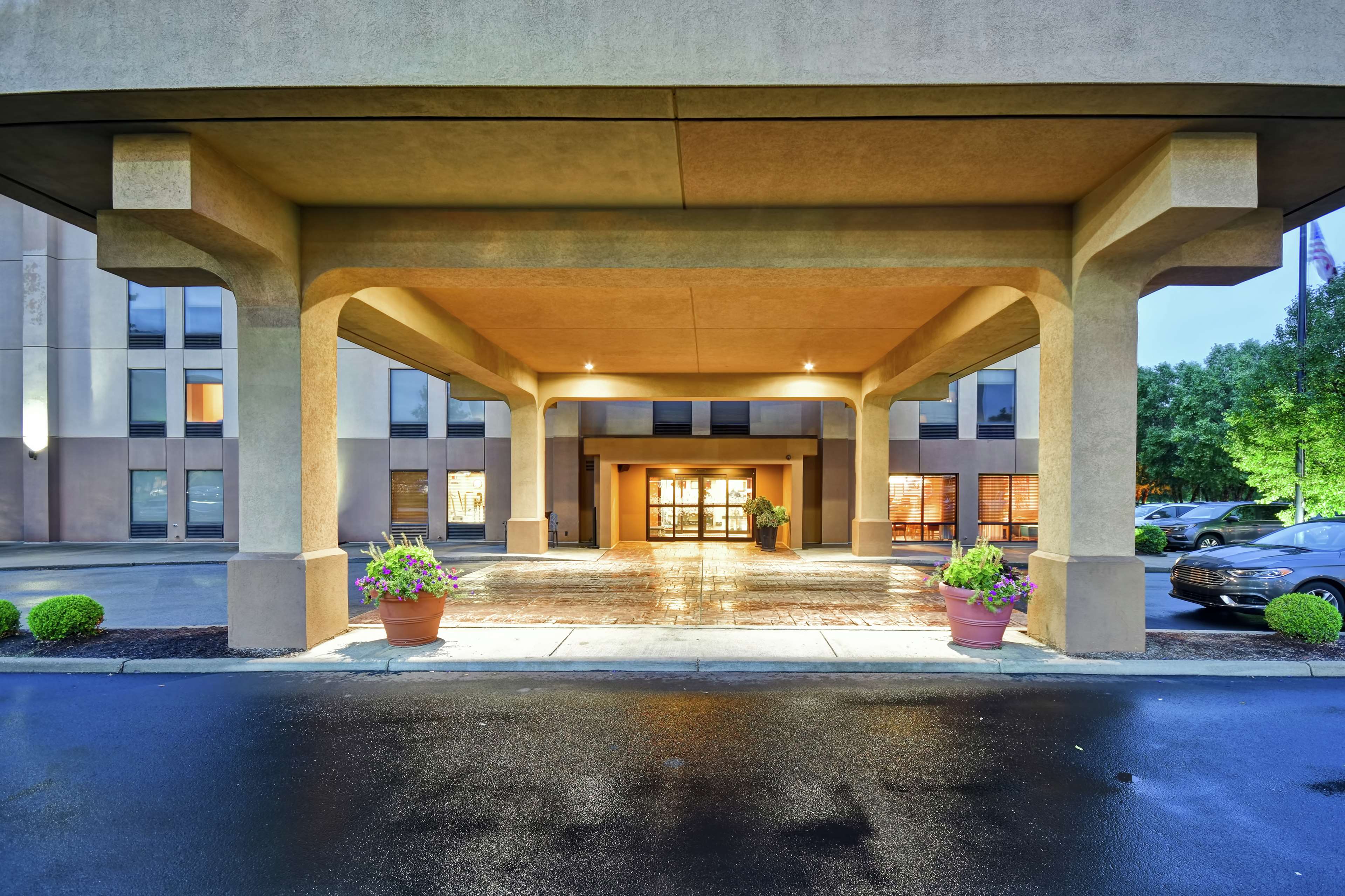 Hampton Inn Louisville-Airport Photo