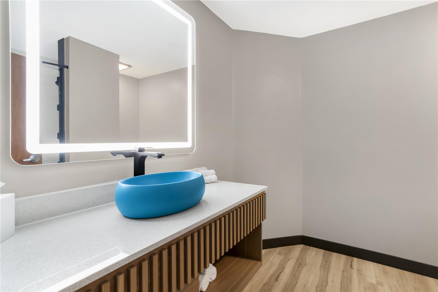 Best Western Plus Rose City Conference Center Inn Image