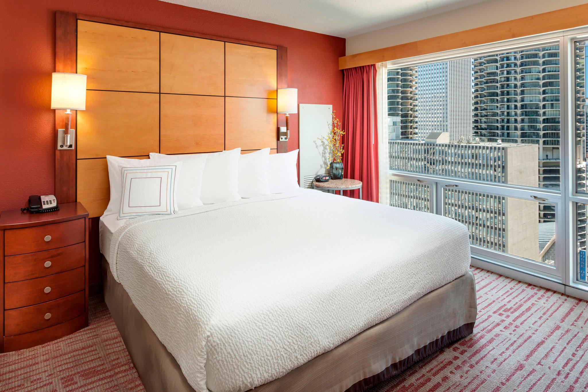 Residence Inn by Marriott Chicago Downtown/River North Photo