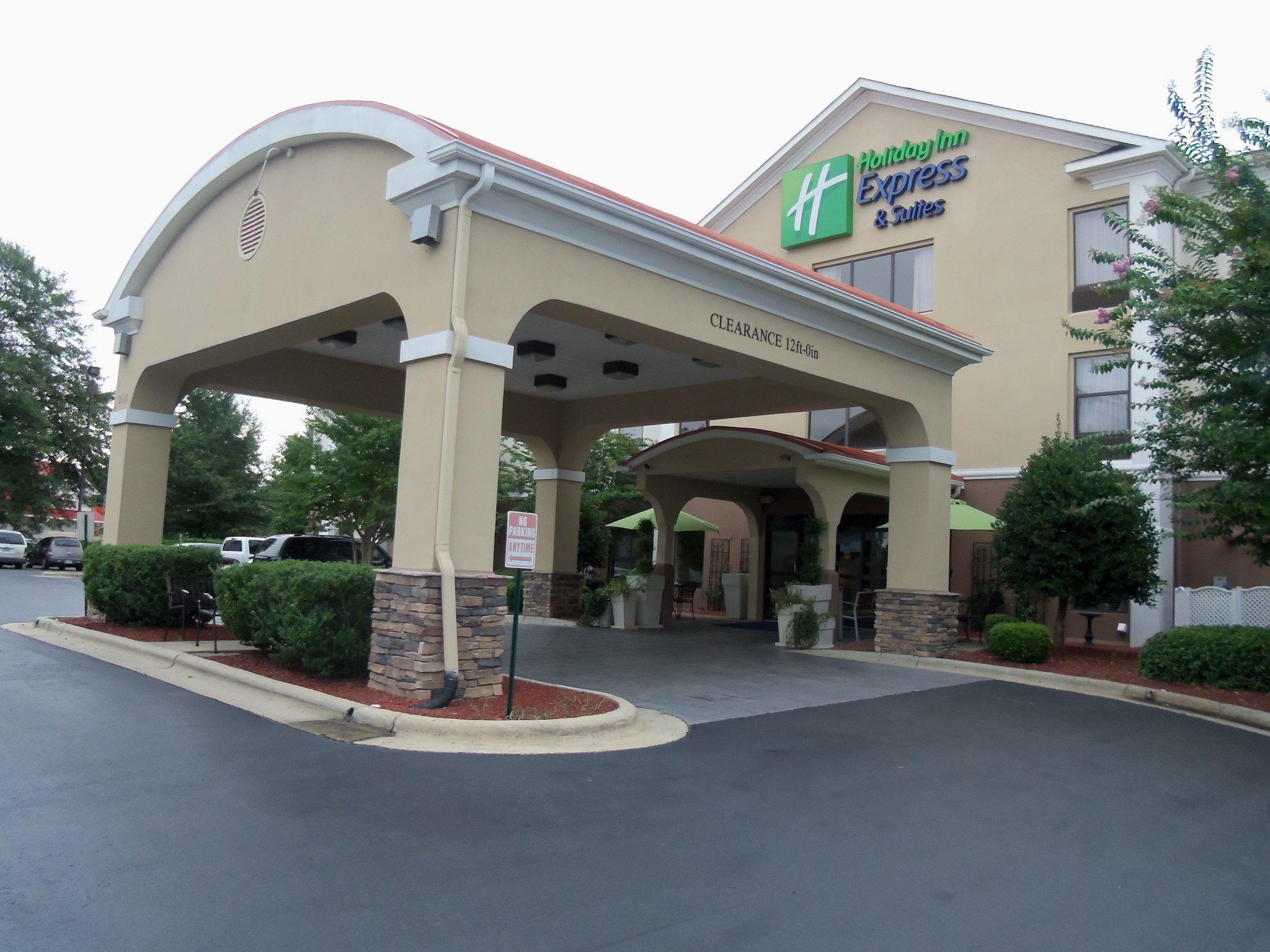 Holiday Inn Express & Suites Sanford Photo