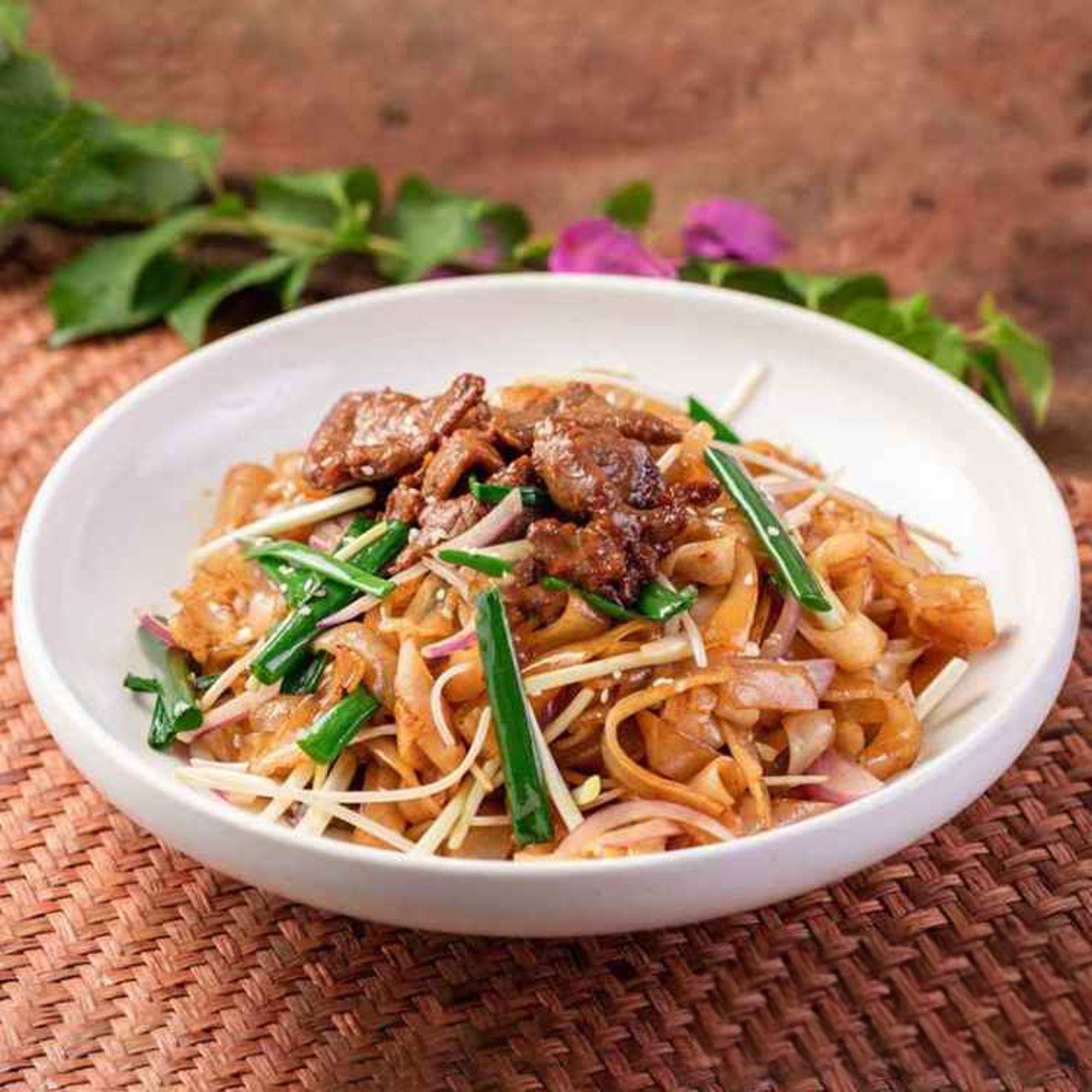ND8. 乾炒牛河/Wok Tossed Beef Chow Foon