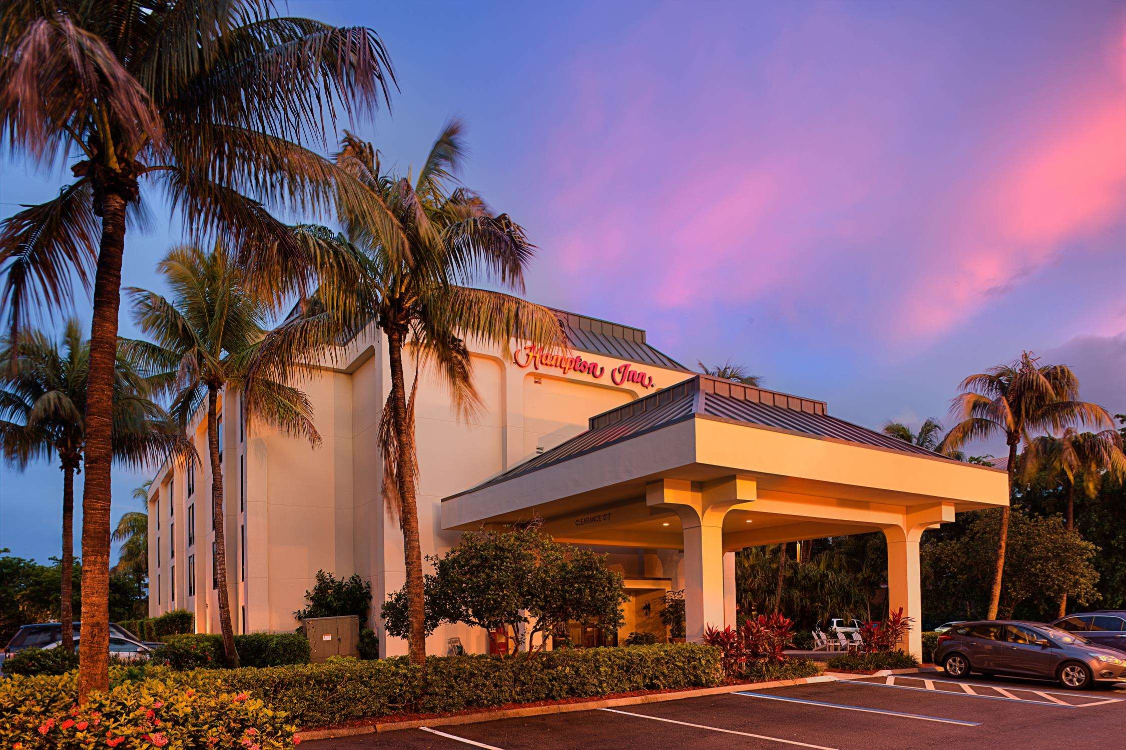 Hampton Inn Naples-Central Photo