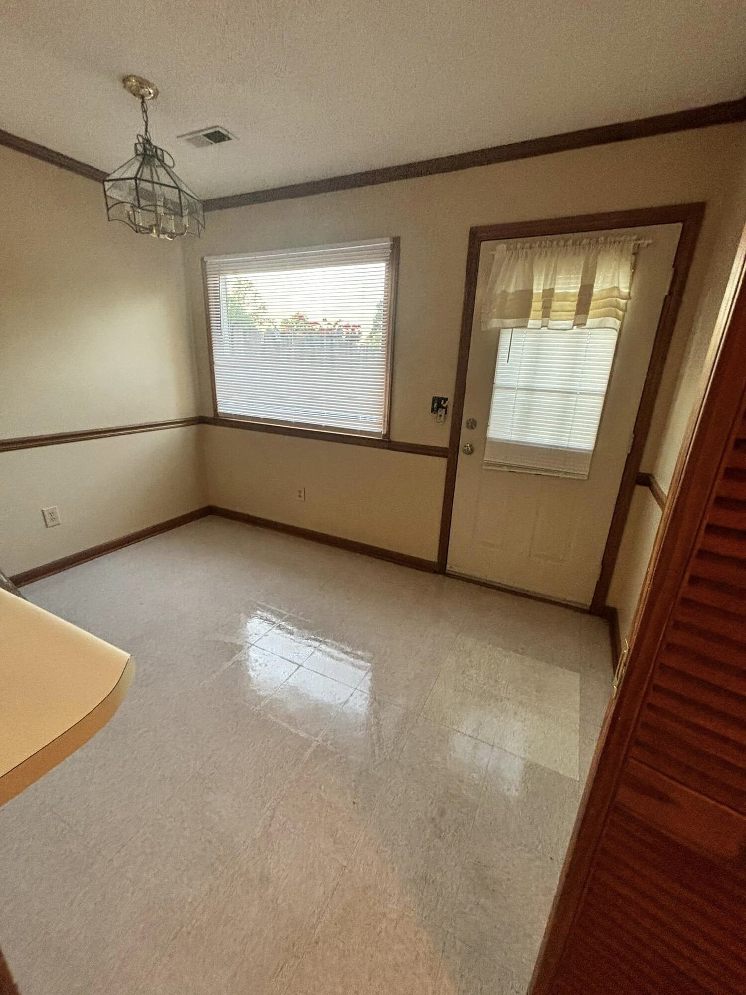 RazorEdge Cleaning Services Image