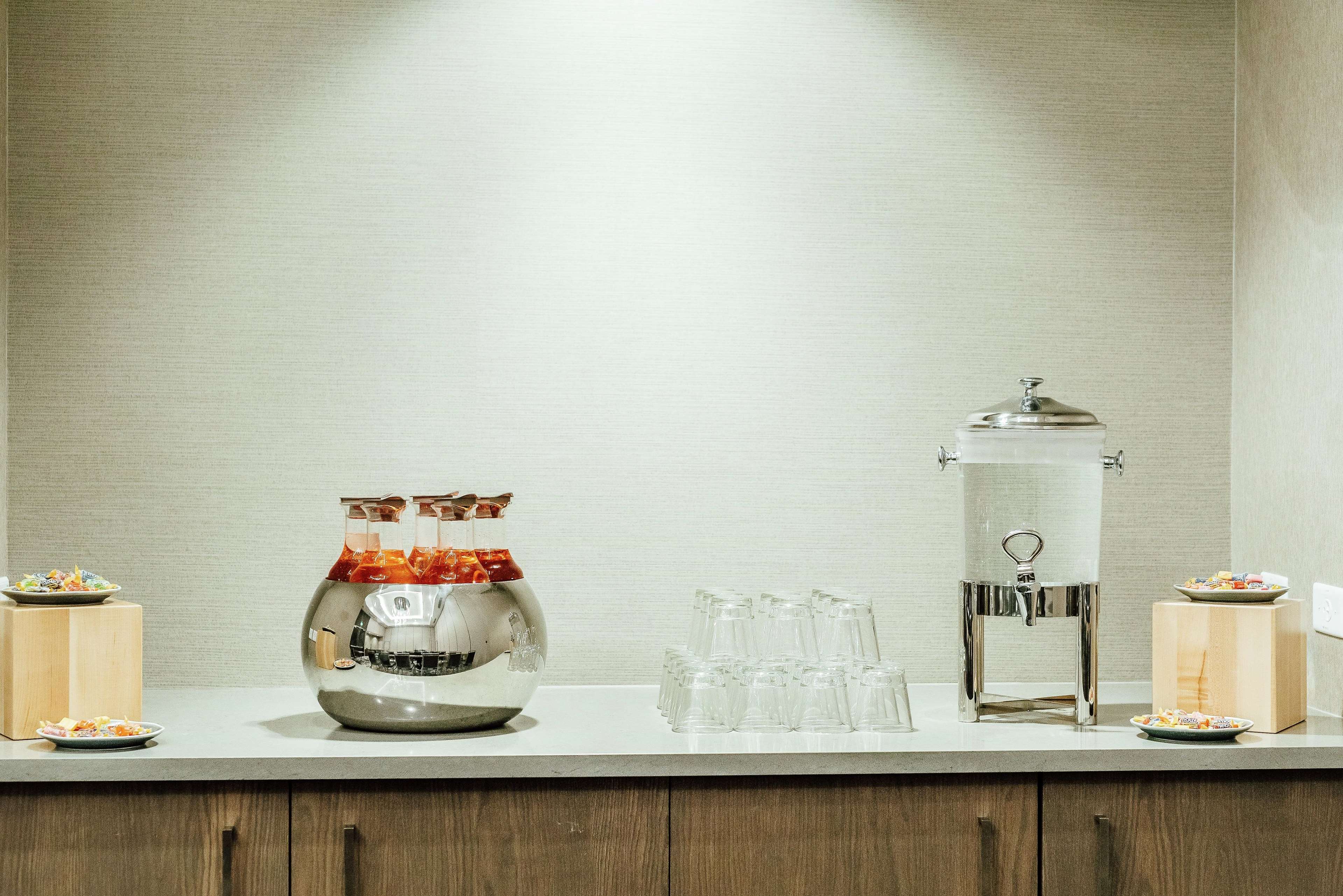 Hilton Garden Inn Denver Union Station Photo