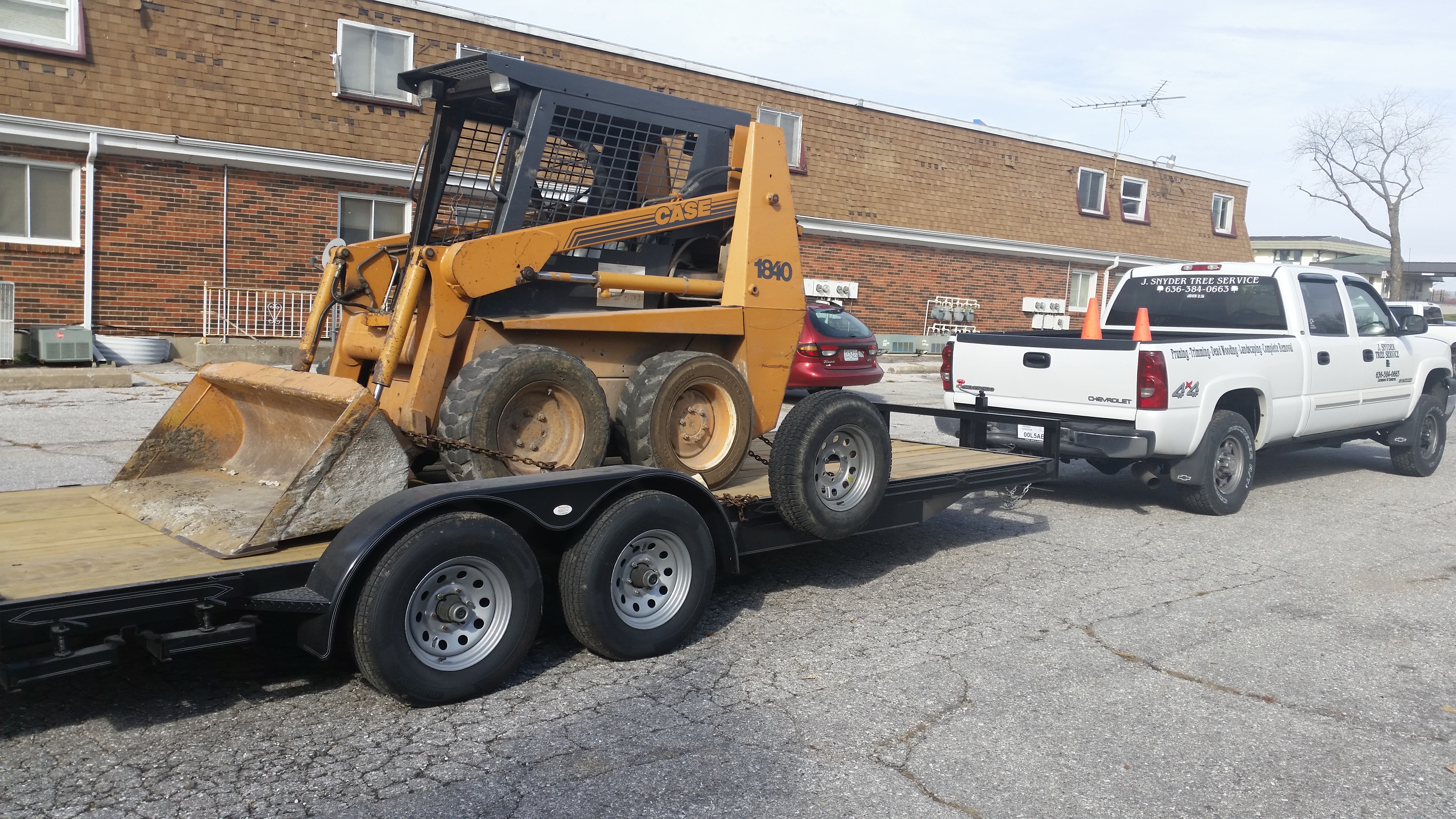 Snyder Tree Service Logo