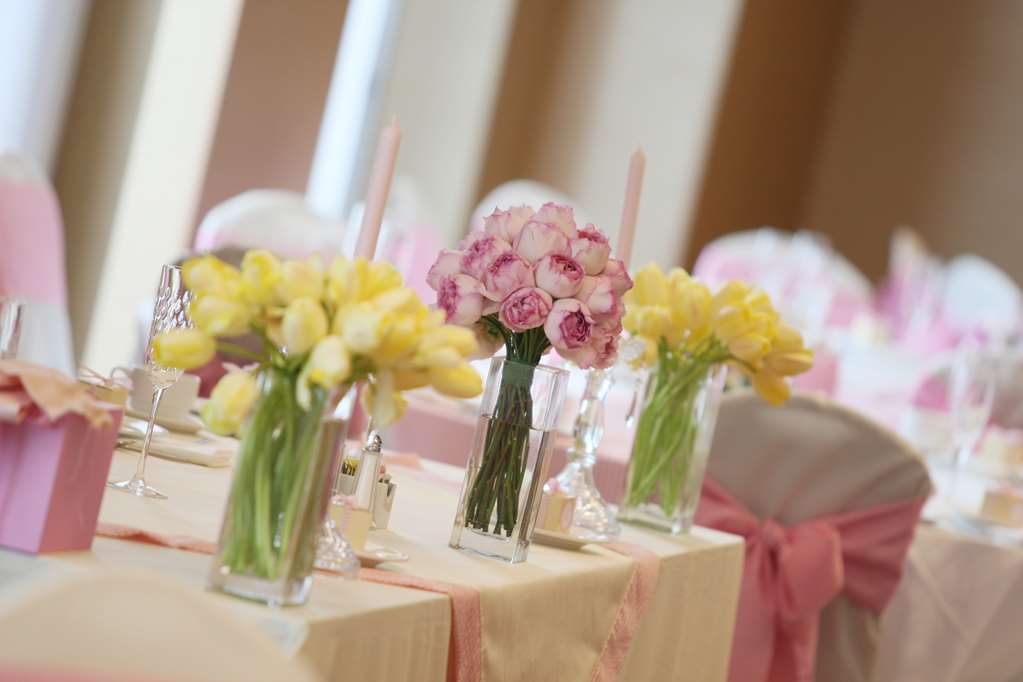 DoubleTree by Hilton Hotel Bay City - Riverfront Image