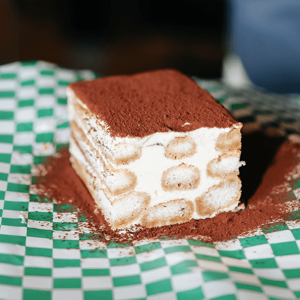Tiramisu Cake