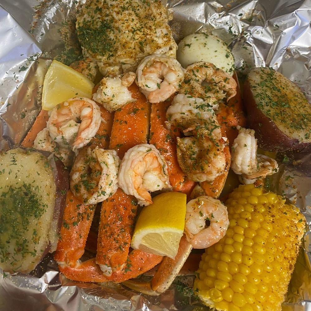 B3 - Seafood Bowl (1 Snow Crab, 10 Shrimps, 1 Corn, 1 Potato, 1 Egg)