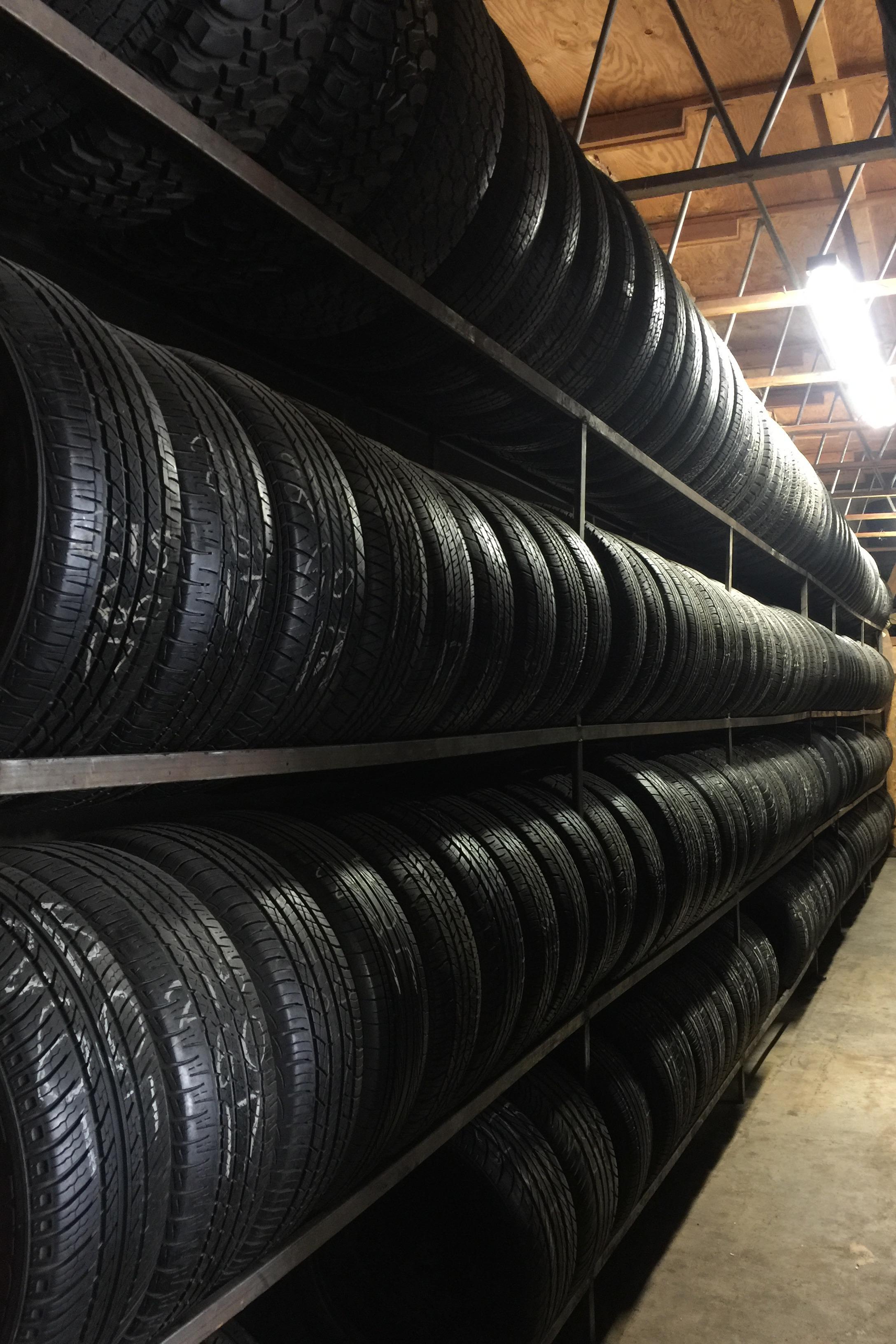 Jr's Tires Photo