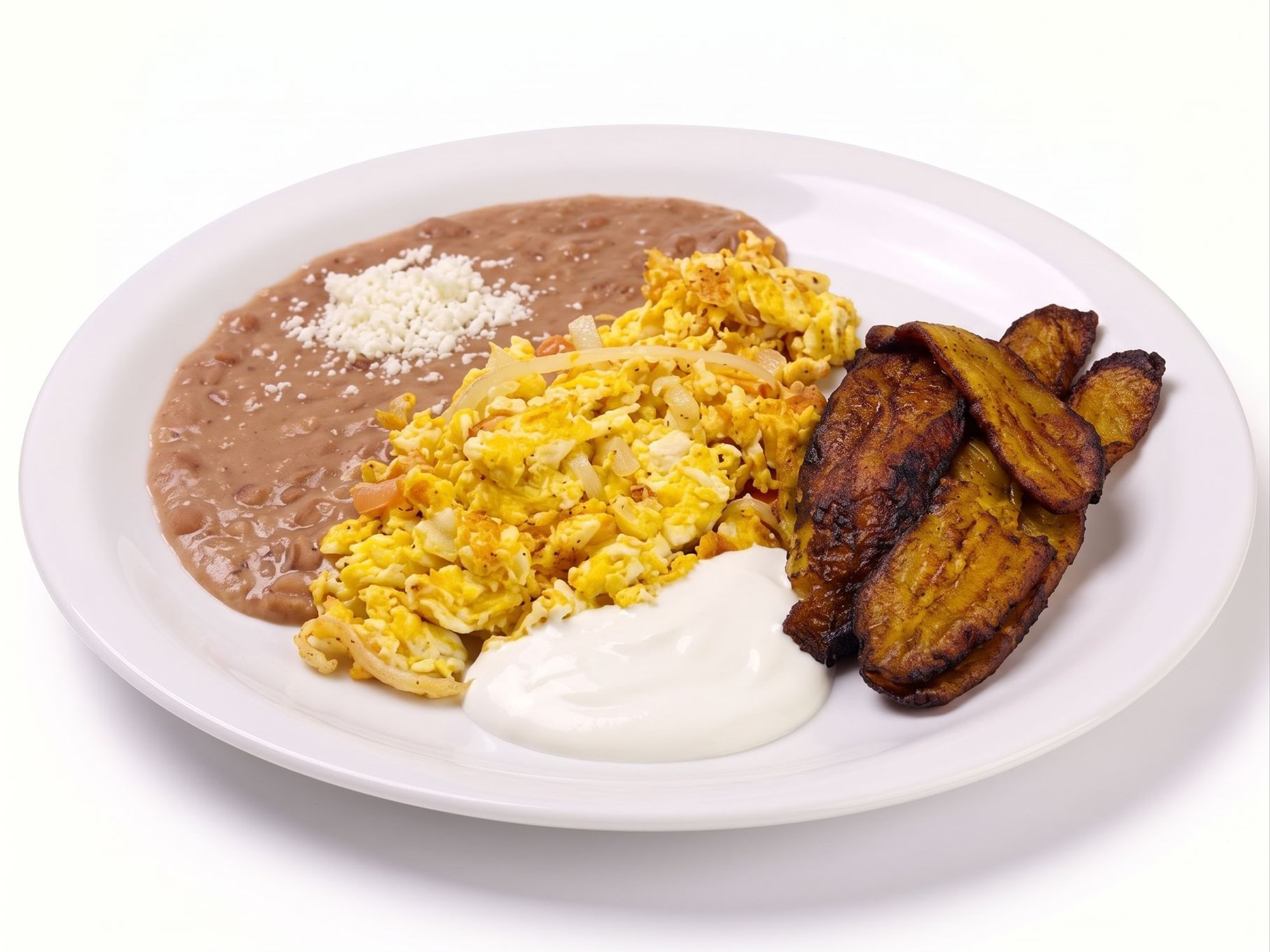 Platano Frito con Frijoles y Crema