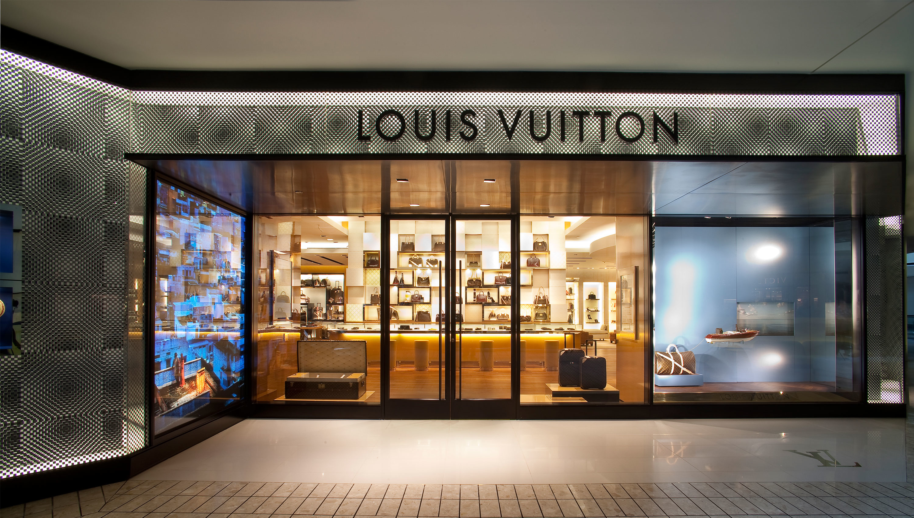 Louis Vuitton Beverly Center Photo