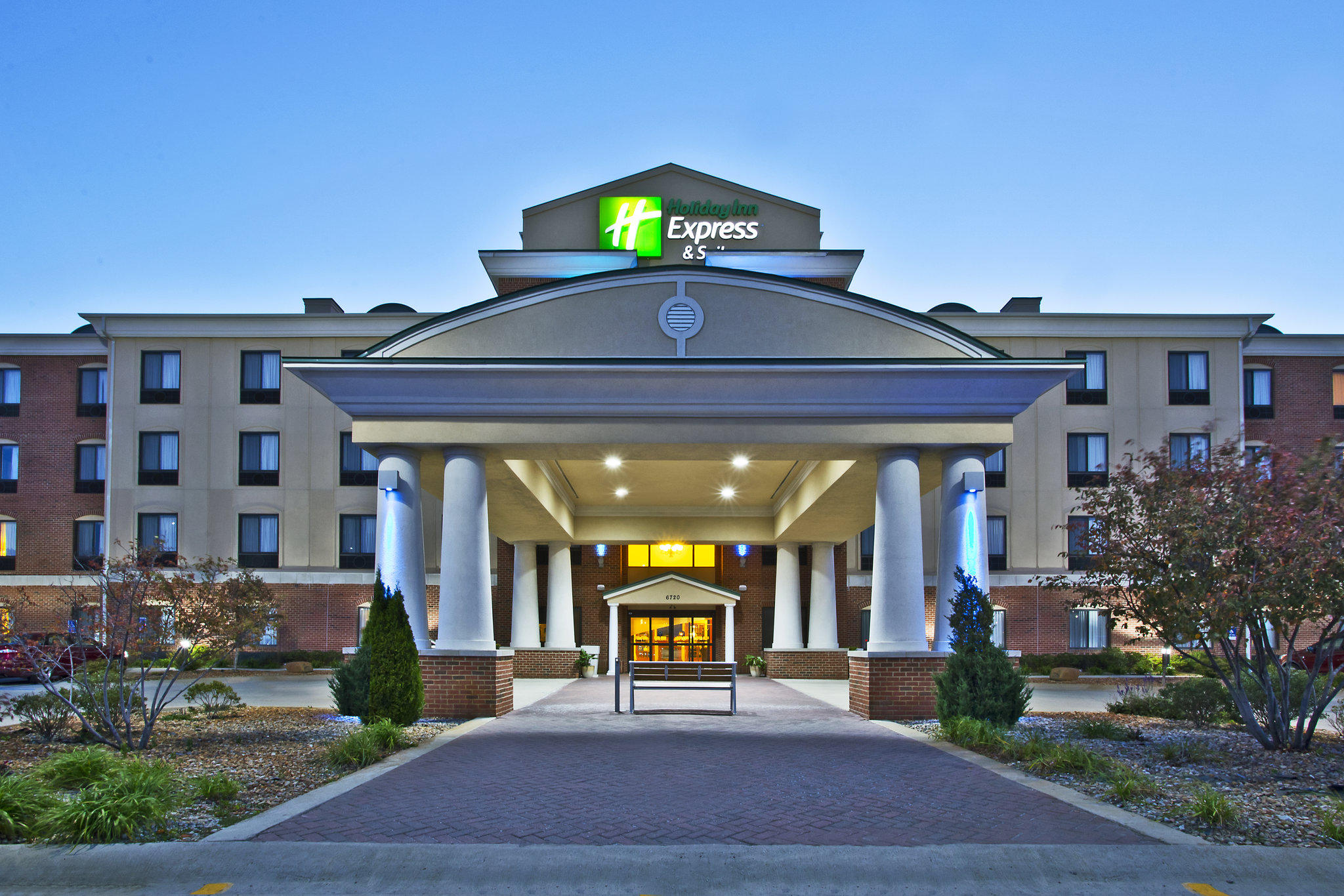 Holiday Inn Express & Suites Anderson Photo